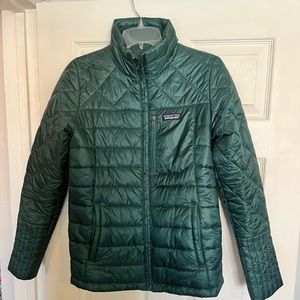 Patagonia green puffy jacket. Excellent condition